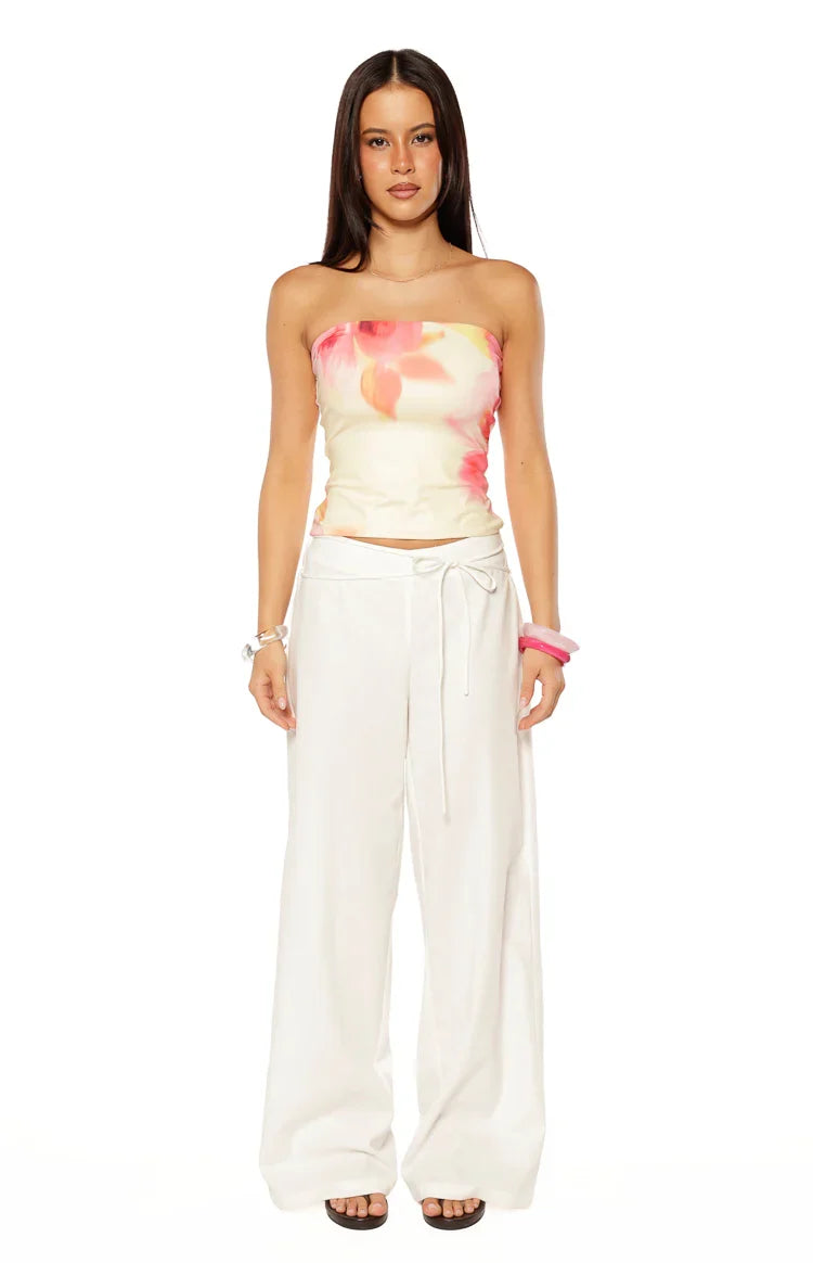 Top tipo tubo con estampado floral amarillo y rosa de Candie's