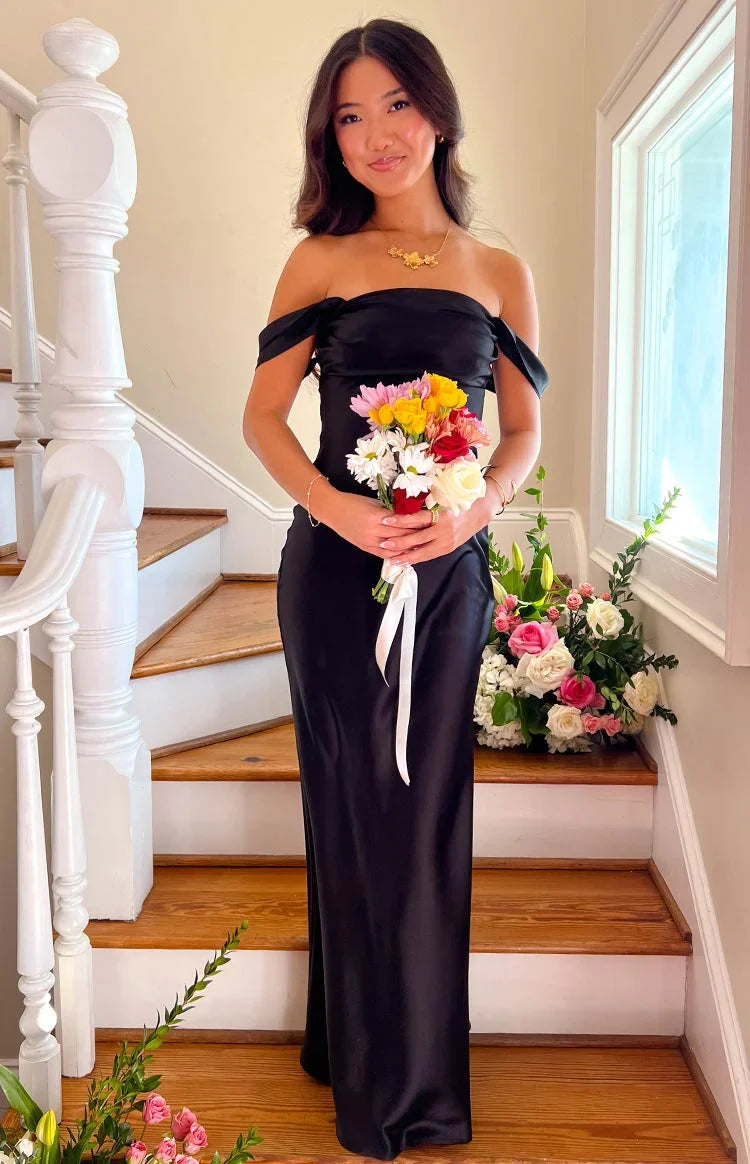 Vestido largo formal Ella Black con hombros descubiertos