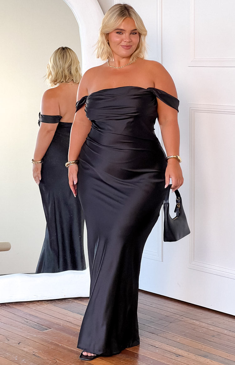 Vestido largo formal Ella Black con hombros descubiertos