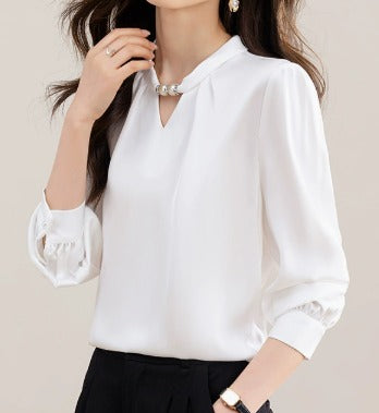 Blusa Elegante con Perla – Marfil