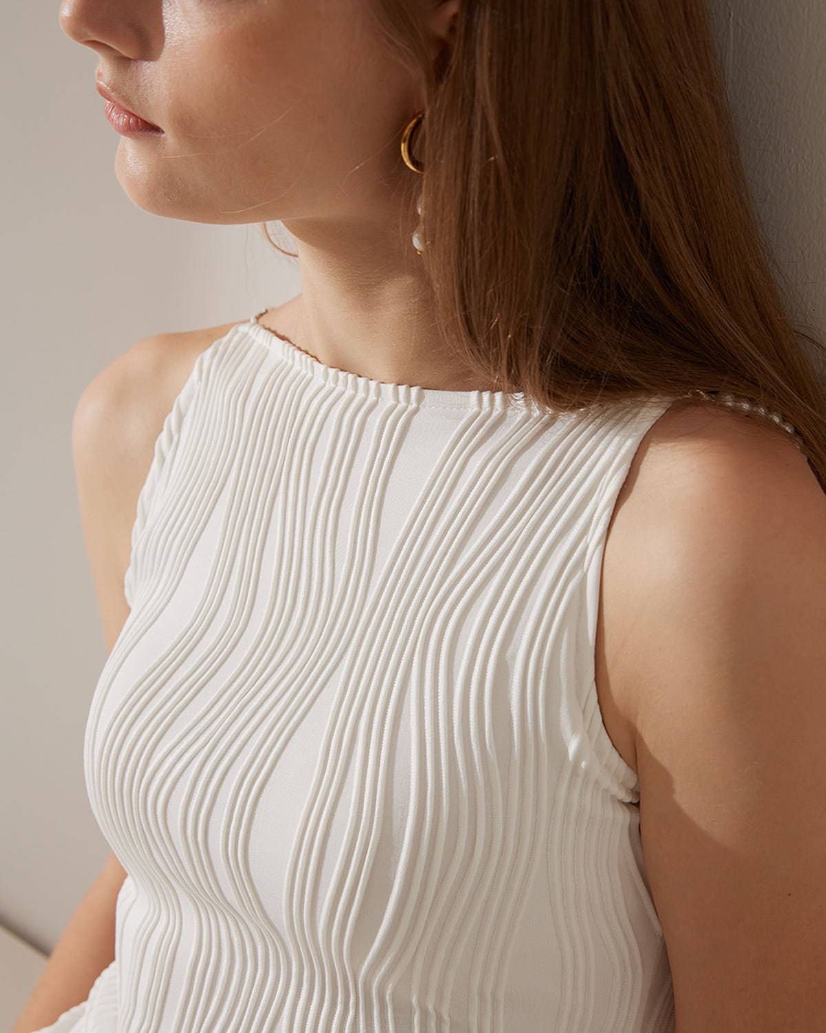Vestido de Tirantes con Textura de Ondas de Agua.