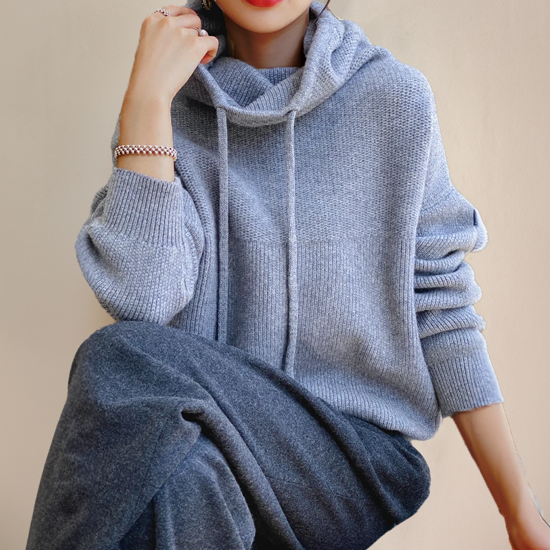 Lia | Sophisticated High-Neck Sweater