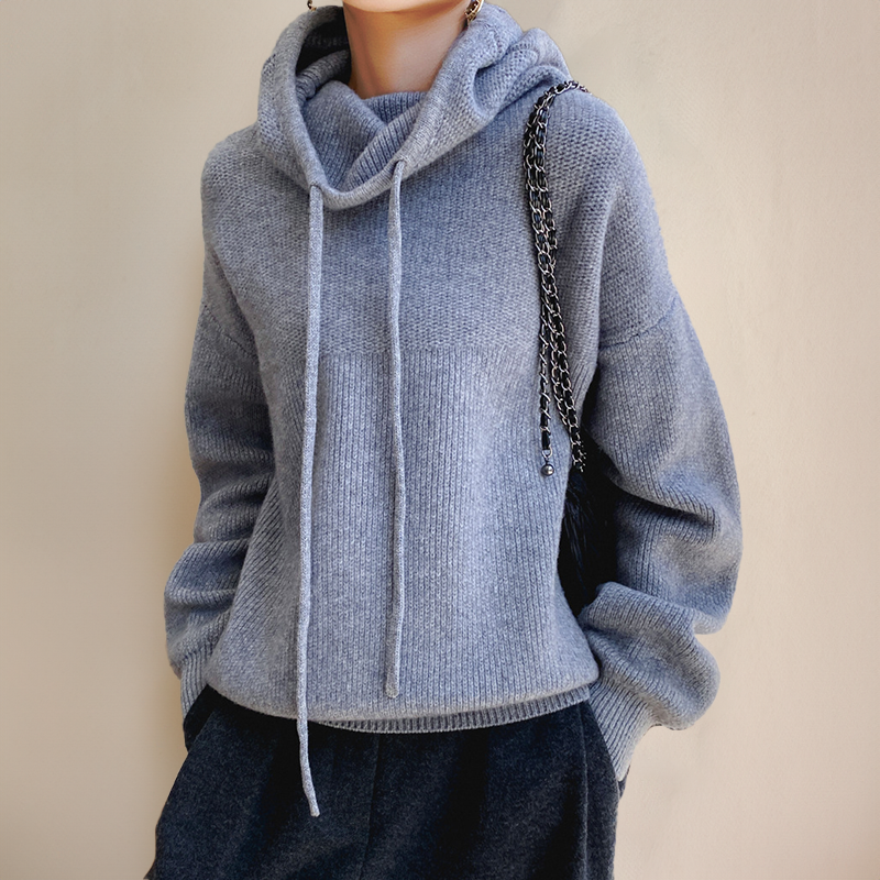 Lia | Sophisticated High-Neck Sweater