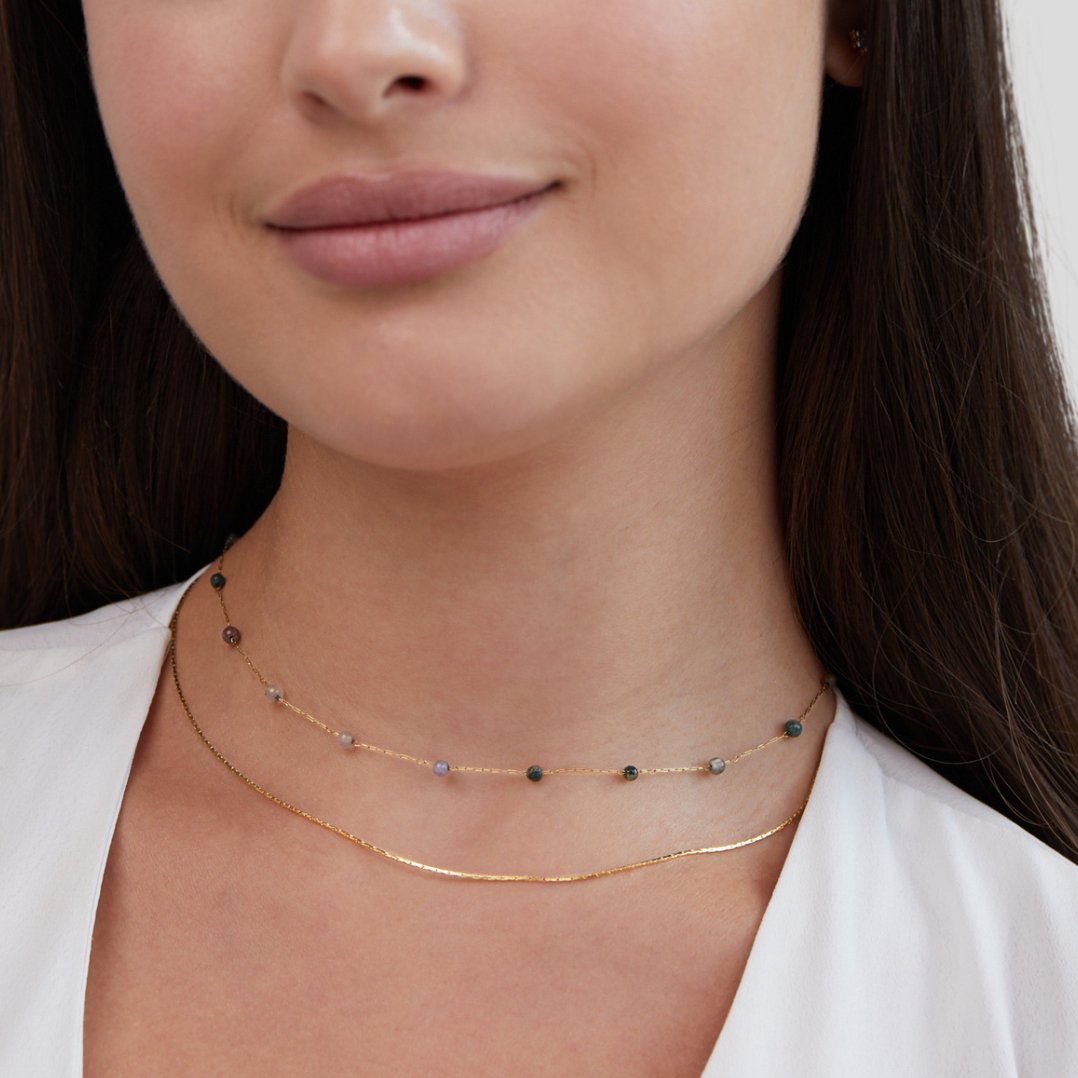 Collar Alana de varias capas con baño de oro y piedra