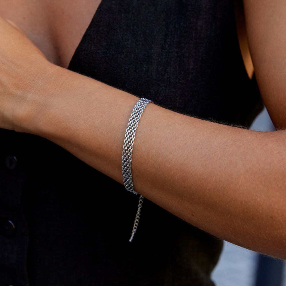 Pulsera de cadena de malla plateada